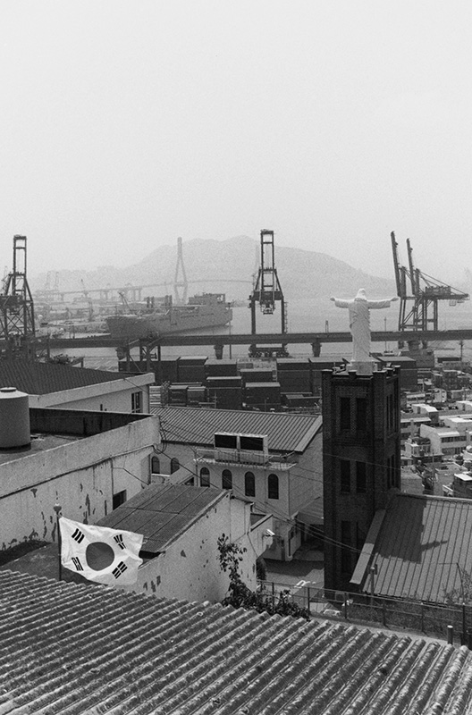 ⓒ 강용석, 부산 남구 우암동, Gelatin Silver Print, 50.8x40.6cm, 2015.jpg